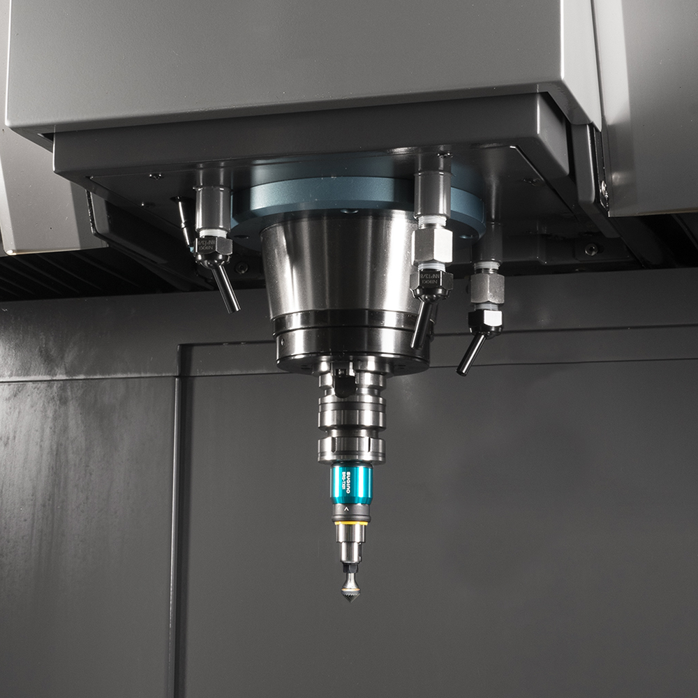 Deburring operation in a machining center with Sugino Barriquan